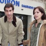 Niño de Leganés sale del Hospital Quirón con su mujer