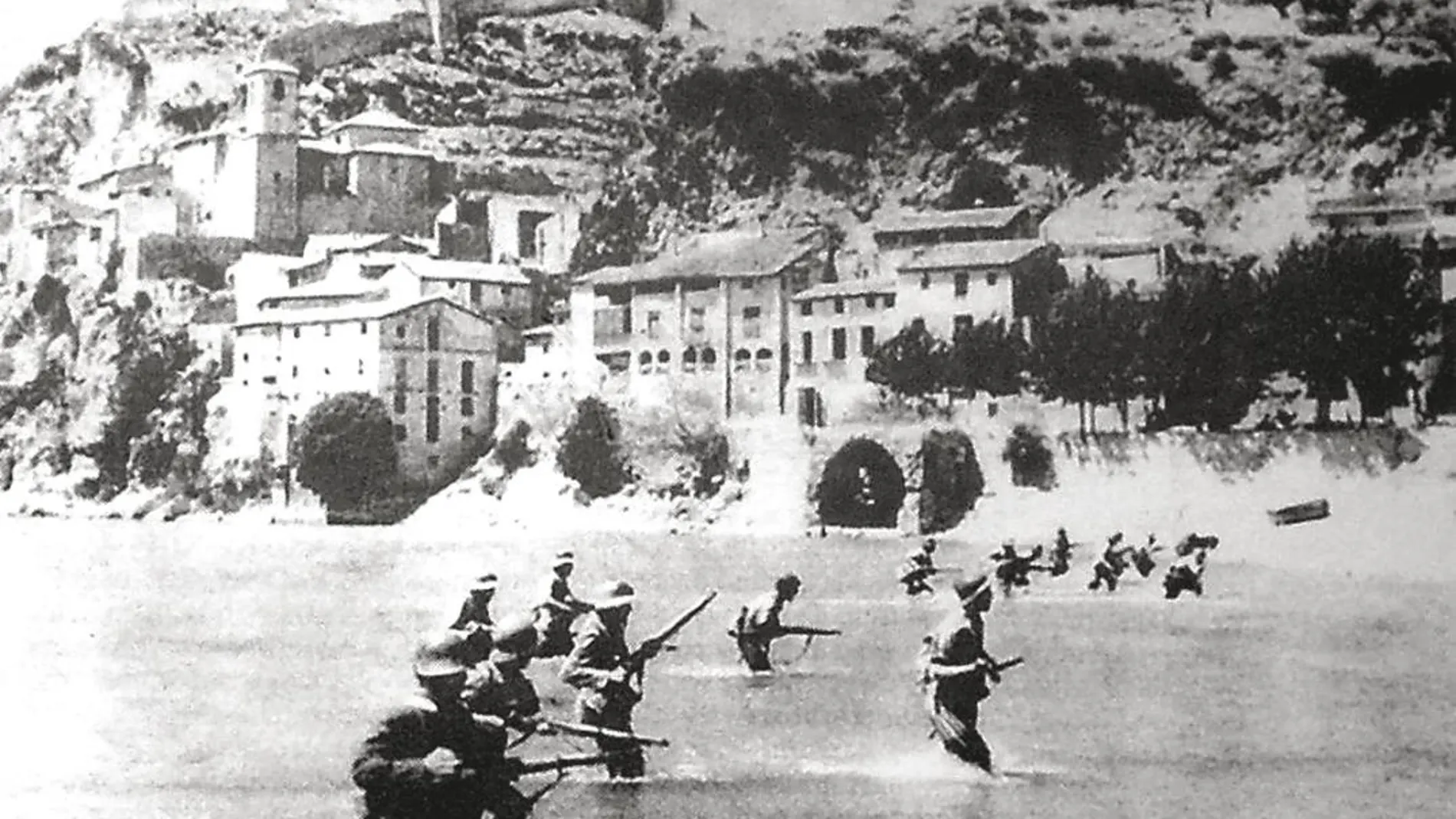 Foto del 27 de julio de 1938 atribuida al Comisariado de Propaganda de la Generalitat para su distribución en prensa. Foto: Pablo Outeiral-Desperta Ferro Ediciones