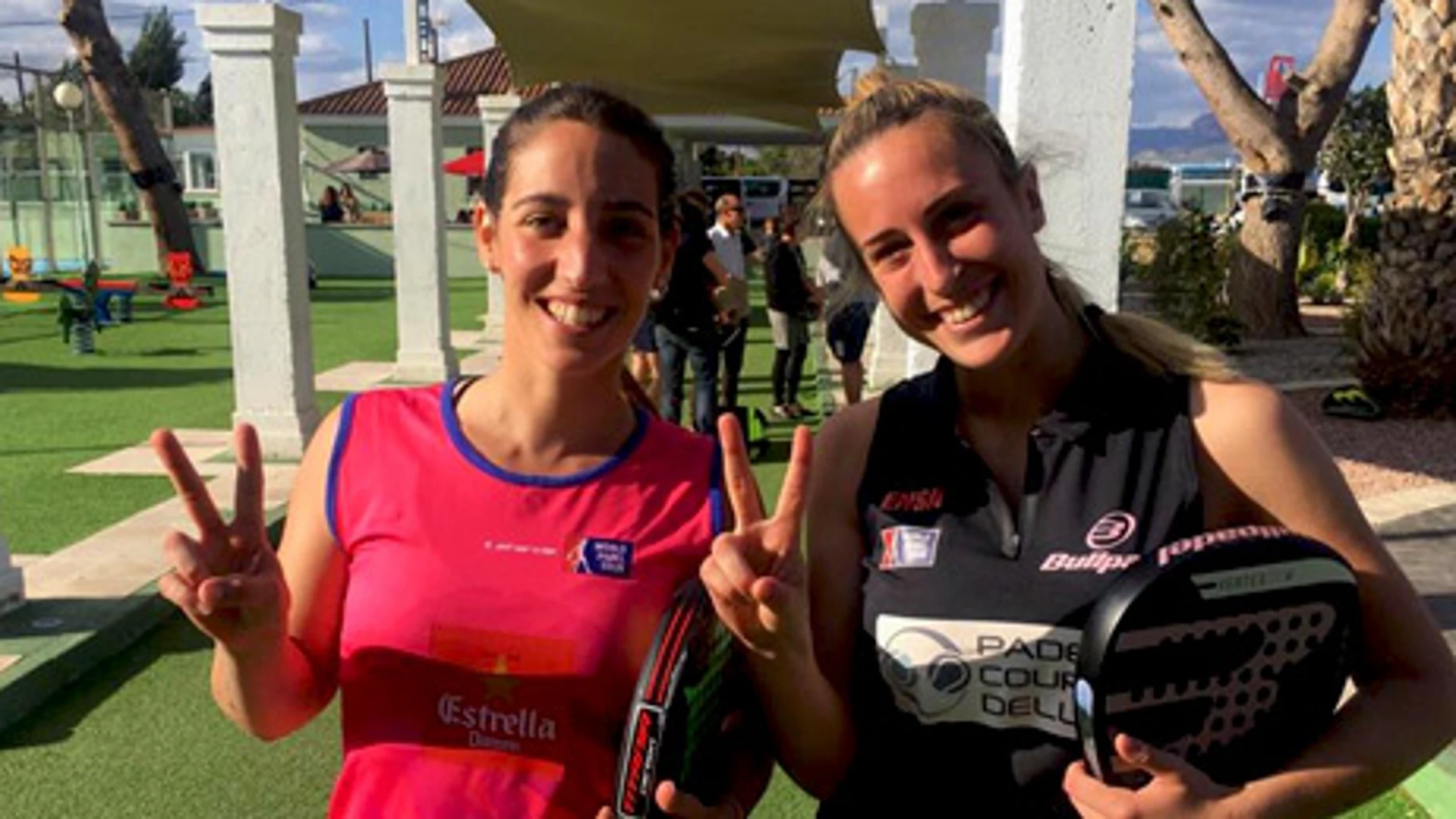 Victoria Iglesias y Teresa Navarro