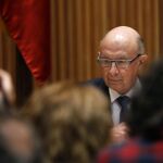 El ministro de Hacienda, Cristóbal Montoro, durante la presentación en el Congreso de los Diputados del proyecto de Presupuestos Generales del Estado para 2018