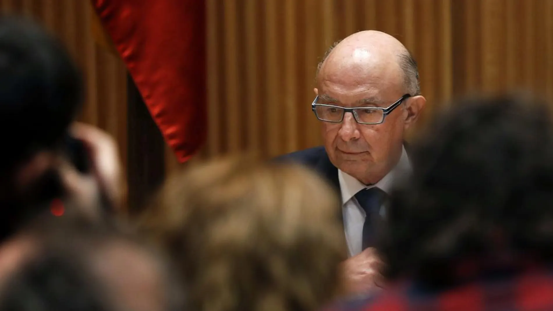 El ministro de Hacienda, Cristóbal Montoro, durante la presentación en el Congreso de los Diputados del proyecto de Presupuestos Generales del Estado para 2018