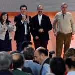 El presidente de Ciudadanos, Albert Rivera, en León, junto a los líderes de Castilla y León Luis Fuentes, Gemma Villarroel y Sosa Wagner