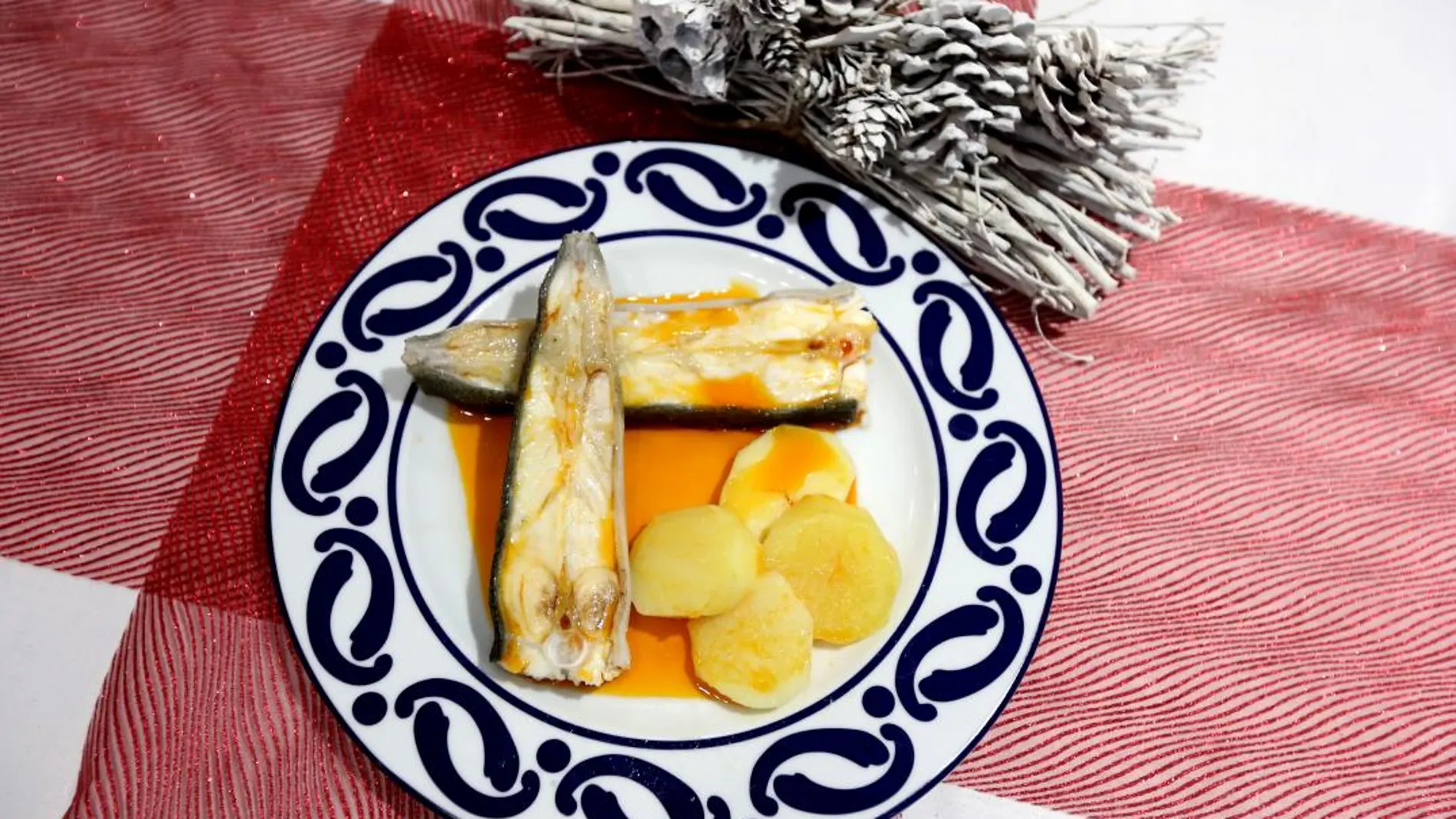 Un plato de pescado en un restaurante madrileño, en una imagen de archivo
