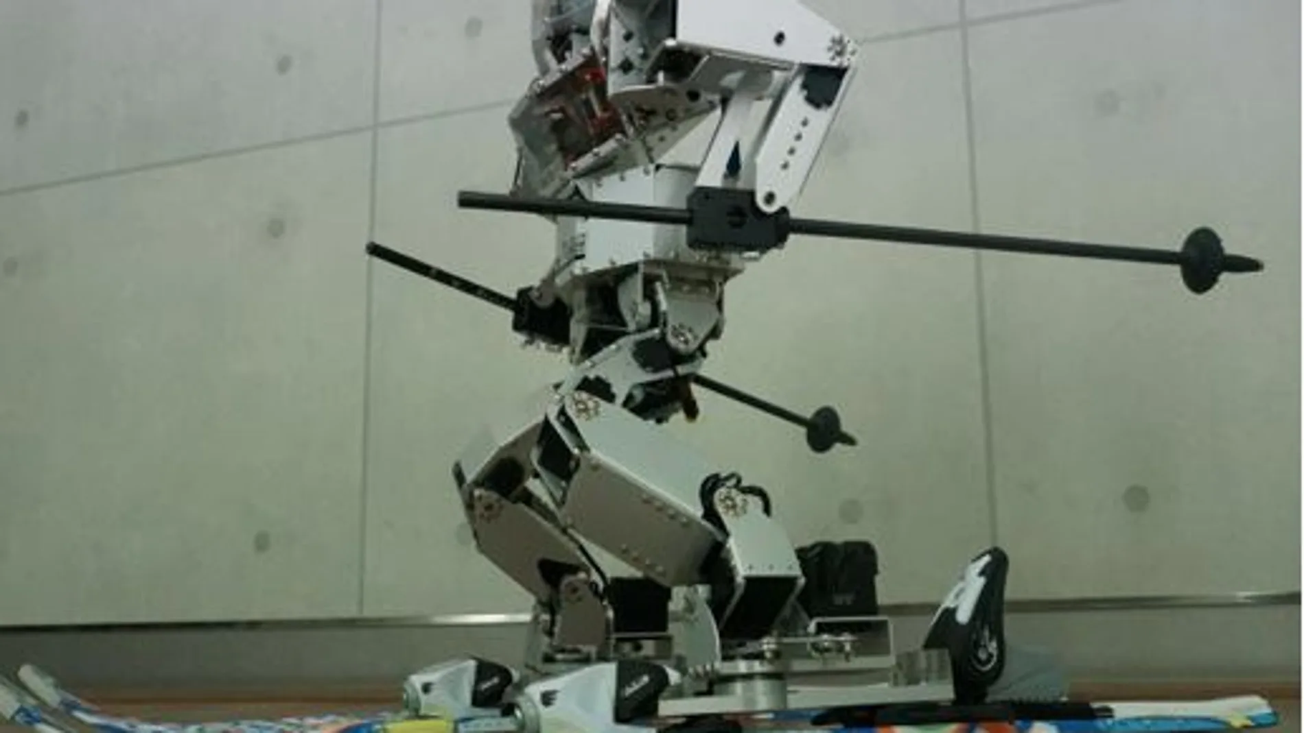 Un modelo de robot esquiador