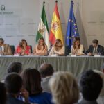 La presidenta andaluza, Susana Díaz asistió ayer a la firma en Sevilla de un convenio para la sensibilización y defensa de los derechos y la imagen social de las personas con problemas de salud mental (Foto: Efe)