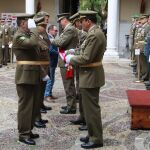 El jefe de la Cuarta Subinspección General del Ejército y Comandante militar de Valladolid y Palencia, José Rivas Moriana, impone condecoraciones a los miembros del Cuerpo de Ingenieros Politécnicos