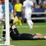 Loris Karius, tras encajar el gol de Bale durante la final de la Champions / Ap