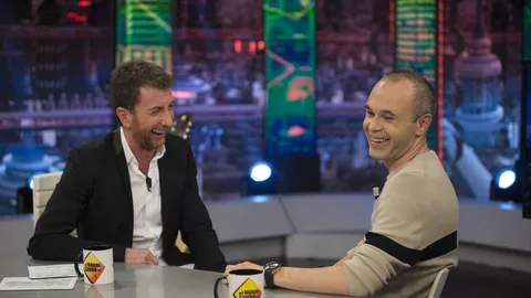 La emotiva despedida de Pablo Motos a Iniesta en 'El Hormiguero 3.0'