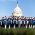 Réplicas de tamaño natural del fundador de Facebook con motivo de su intervención en el Congreso de EE UU