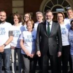 Rajoy con sus colaboradores más cercanos/Atlas