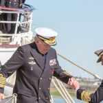 El Rey Felipe VI, junto a su padre, el Rey Juan Carlos en Cádiz