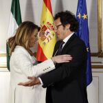 La presidenta y el alcalde de Cádiz, ayer en San Telmo, sede de la Junta de Andalucía