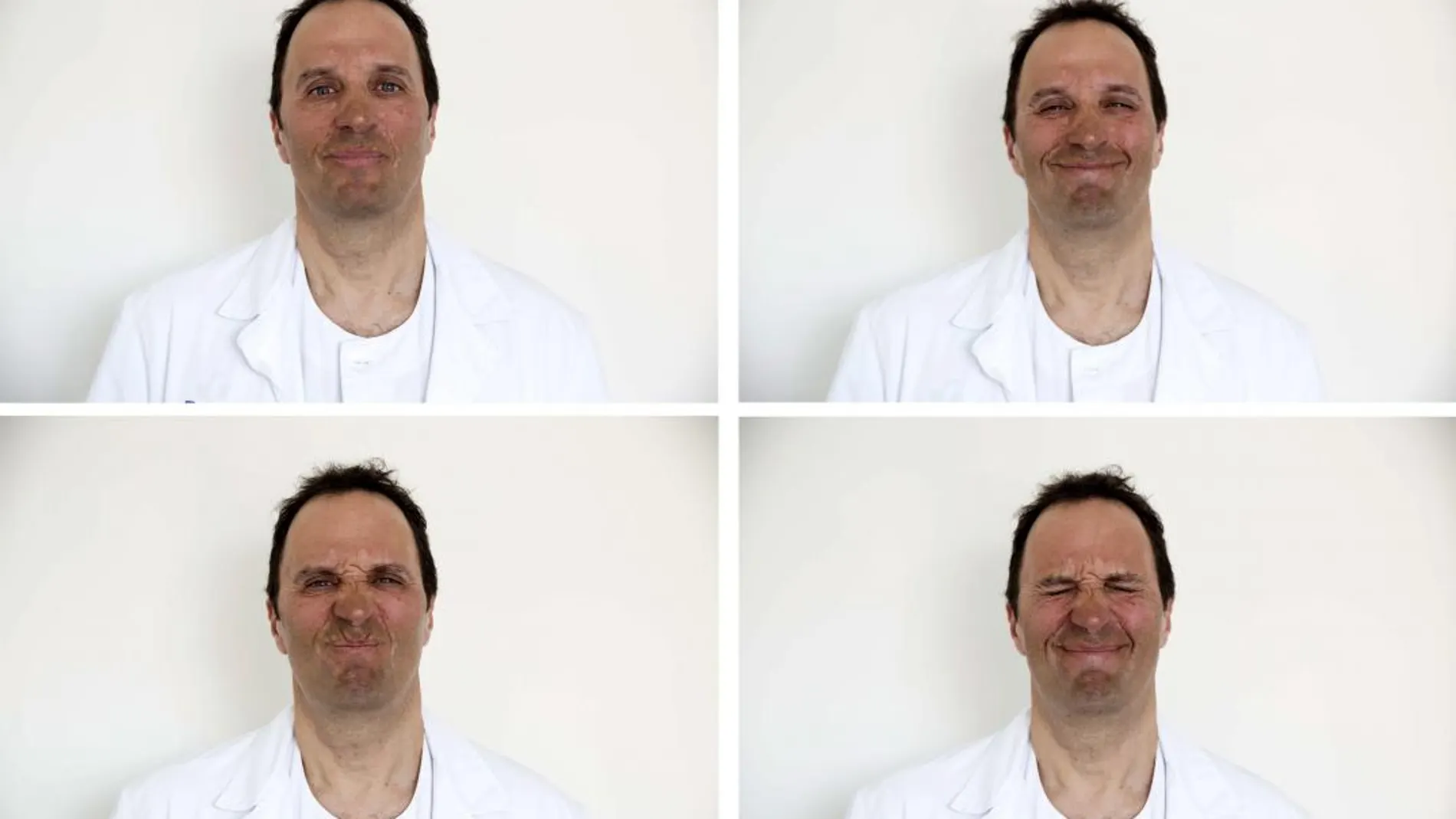Enrique Bárez, que coordina el proyecto de investigación, reproduce algunos de los gestos típicos del dolor, que ha podido recoger en su investigación