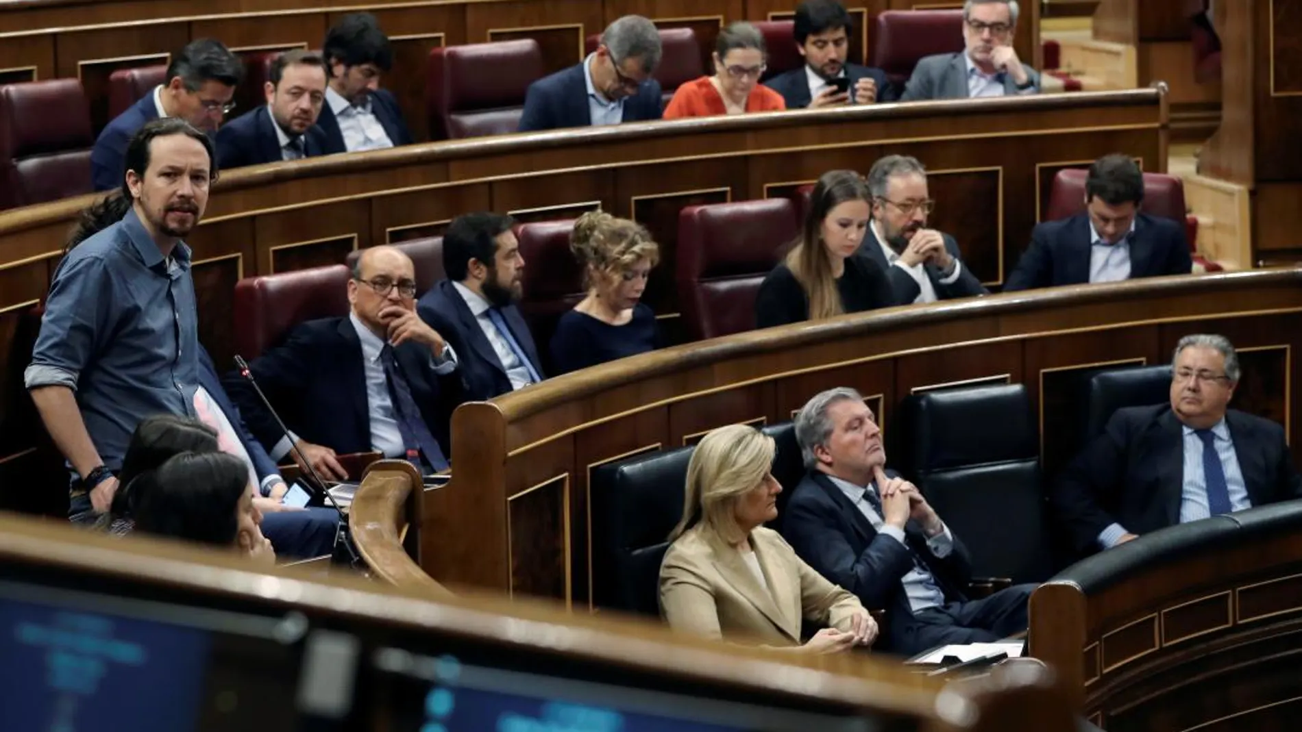 El líder de Podemos, Pablo Iglesias, interviene durante la sesión de control al Gobierno hoy en el Congreso de los Diputados. EFE/Ballesteros