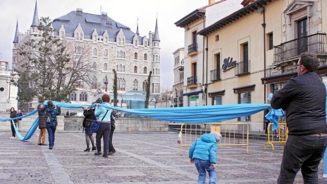 En León se celebraron los actos centrales del Día Mundial del Autismo en la Comunidad, en el que participaron numerosas familias.