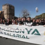 Manifestación convocada por JUSAPOL hoy en Sevilla para reivindicar la equiparación salarial entre los cuerpos de seguridad del Estado. EFE/ Jose Manuel Vidal