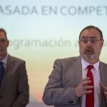 El consejero de Educación, Fernando Rey, asiste a las jornadas «Educación basada en competencias» en Ávila, con la asistencia de más de cien inspectores