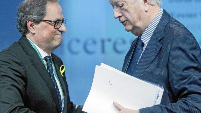 El presidente de la Generalitat, Quim Torra, junto al presidente del Círculo de Economía, Juan José Brugera, en la ponencia inaugural que tuvo lugar el pasado jueves
