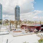 Los chiringuitos de la playa de Barcelona se reinventan con fórmulas como las del Red Fish, una propuesta con sabor a mar. Foto: Miquel González / Shooting