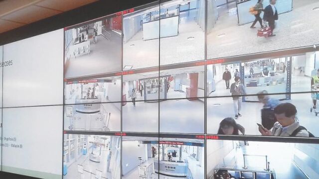 Pantallas del Centro de Control de Enfermedades que vigilan el aeropuerto internacional de Taoyuan