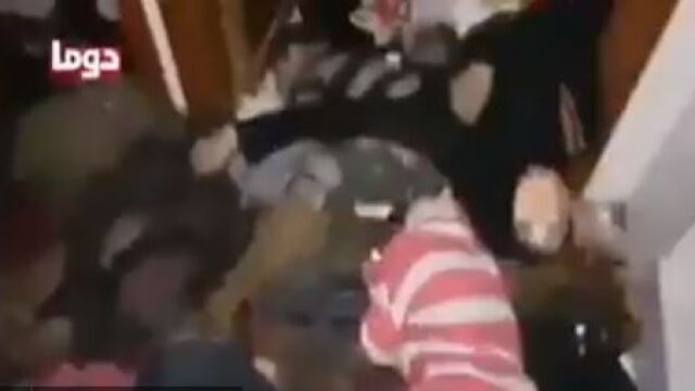 Familias enteras han sido halladas muertas en sus casas tras el ataque