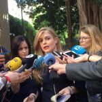 La secretaria general del PP valenciano, Eva Ortiz, dijo que su partido recurrirá al CGPJ, al Síndic y pedirá la comparecencia de la consellera Bravo