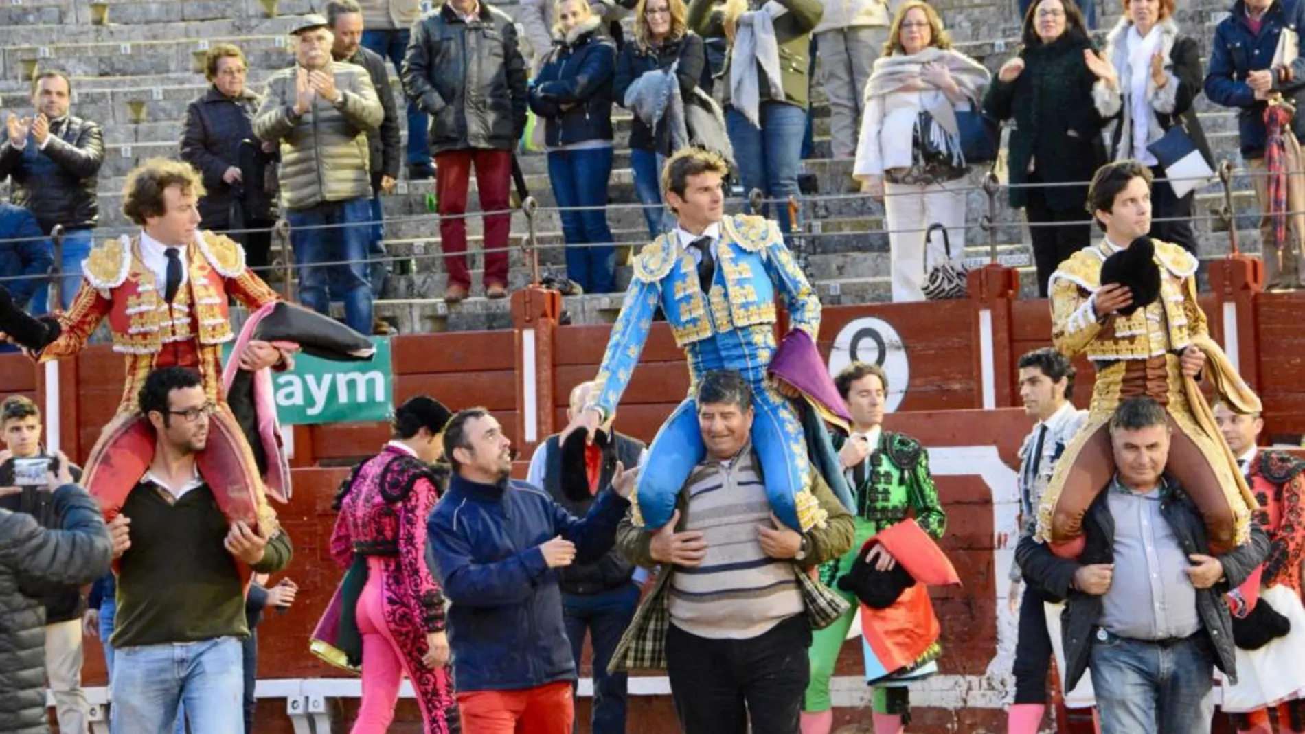 De Mora, Del Álamo y Román, a hombros en la corrida de «Aspaym» de Toledo