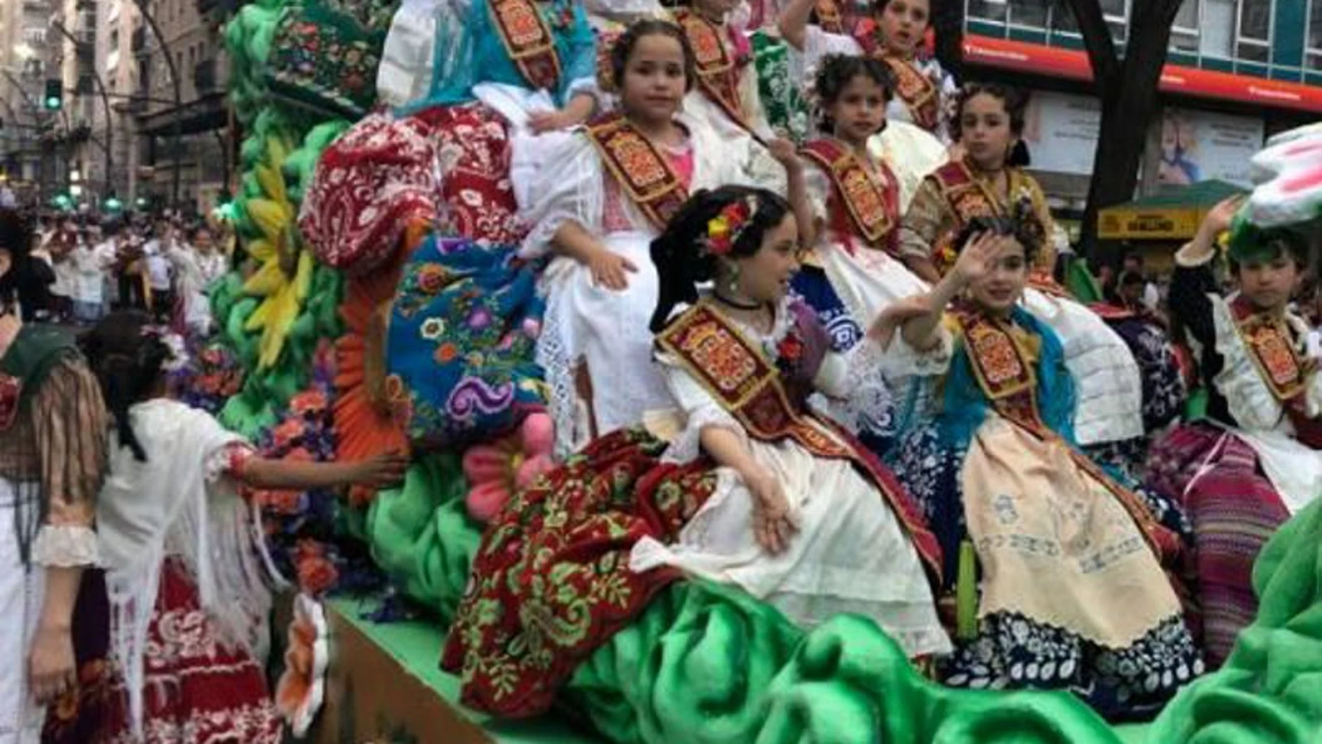 Imagen del tradicional desfile del Bando de la Huerta, día en el que se rememoran y reivindican las tradiciones de la Región y su importancia en la cultura y la historia de la Comunidad