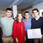 La reina Letizia, con los alumnos del colegio Escolapios de Soria, que ganaron el reto del año pasado con el proyecto «RepoblARTE» sobre cooperativismo agrario