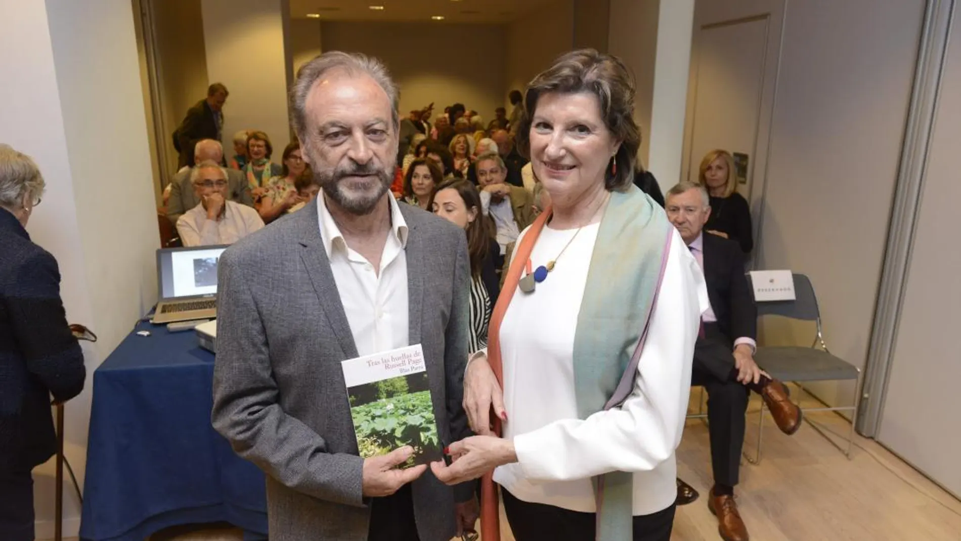 La Fundación Cañada Blanch albergó la presentación del último libro de Blas Parra ayer por la tarde