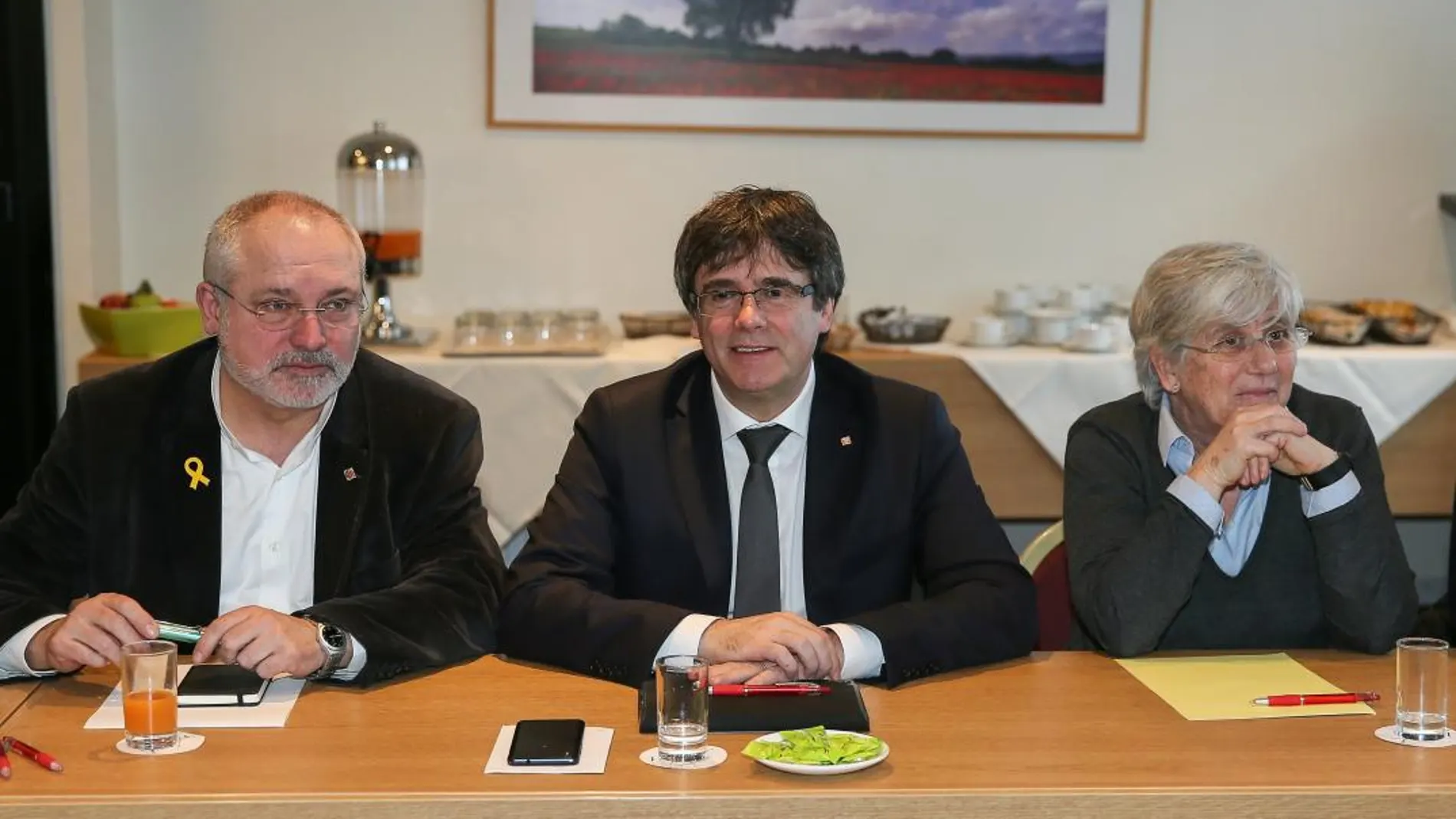 JxCat y ERC exploran una triquiñuela para investir a Puigdemont «sin saltarse» al TC