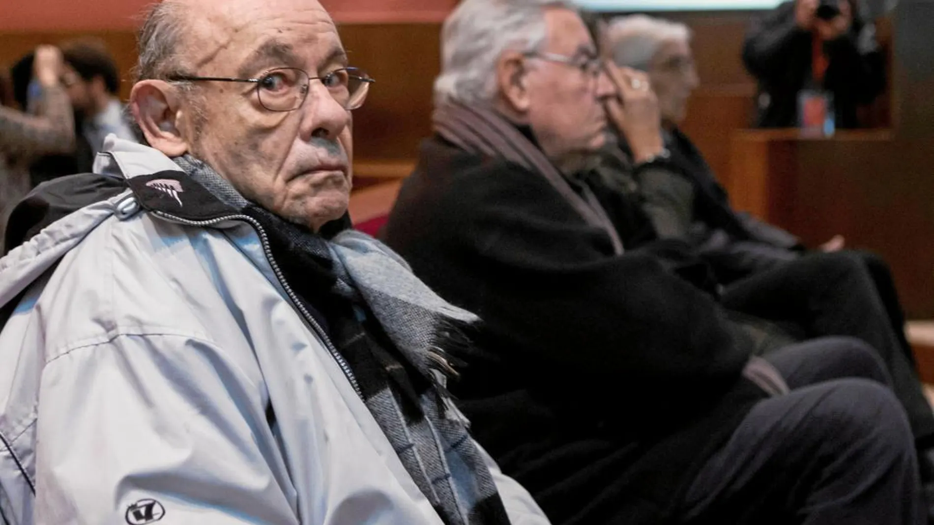 En la imagen, el principal acusado del expolio del Palau, su ex presidente Fèlix Millet, el lunes en su comparecencia ante la juez en la Audiencia de Barcelona