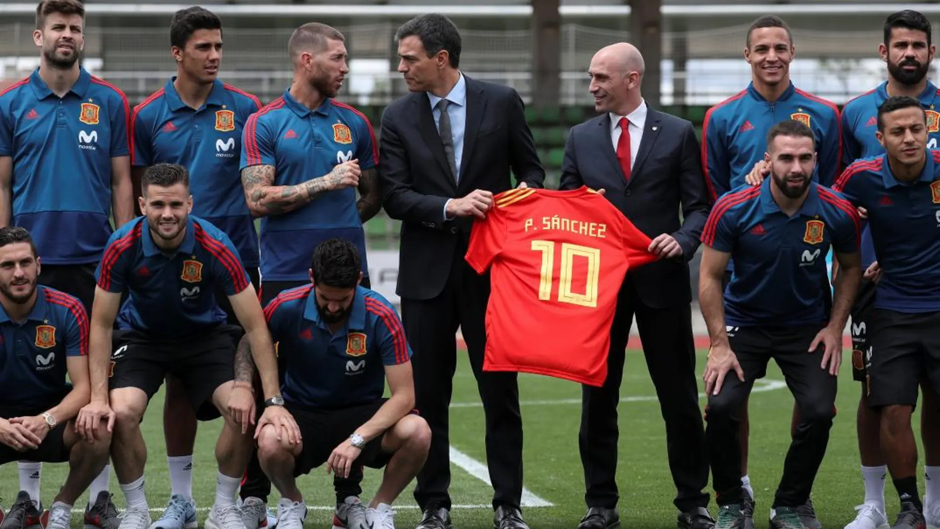 Pedro Sanchez con la Selección de Fútbol/Reuters