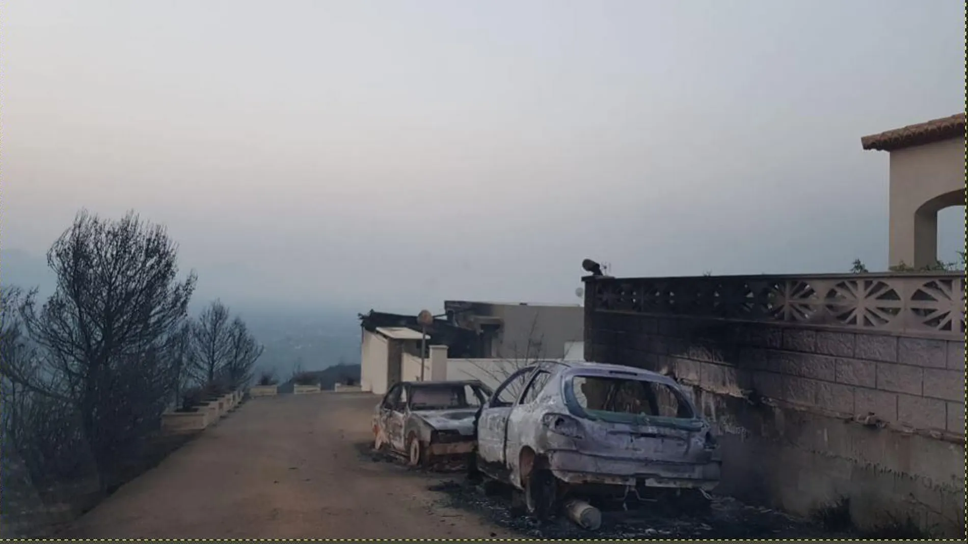 Imagen de la urbanización Montepino (Gandia), una de las afectadas por el fuego. JOSE LUÍS GARCÍA CANET