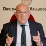 El presidente de la Diputación de Valladolid, Jesús Julio Carnero, presenta el Plan de Empleo Joven de la institución provincial vallisoletana