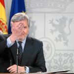 El portavoz Méndez de Vigo, ayer, durante su intervención en el Consejo de Ministros