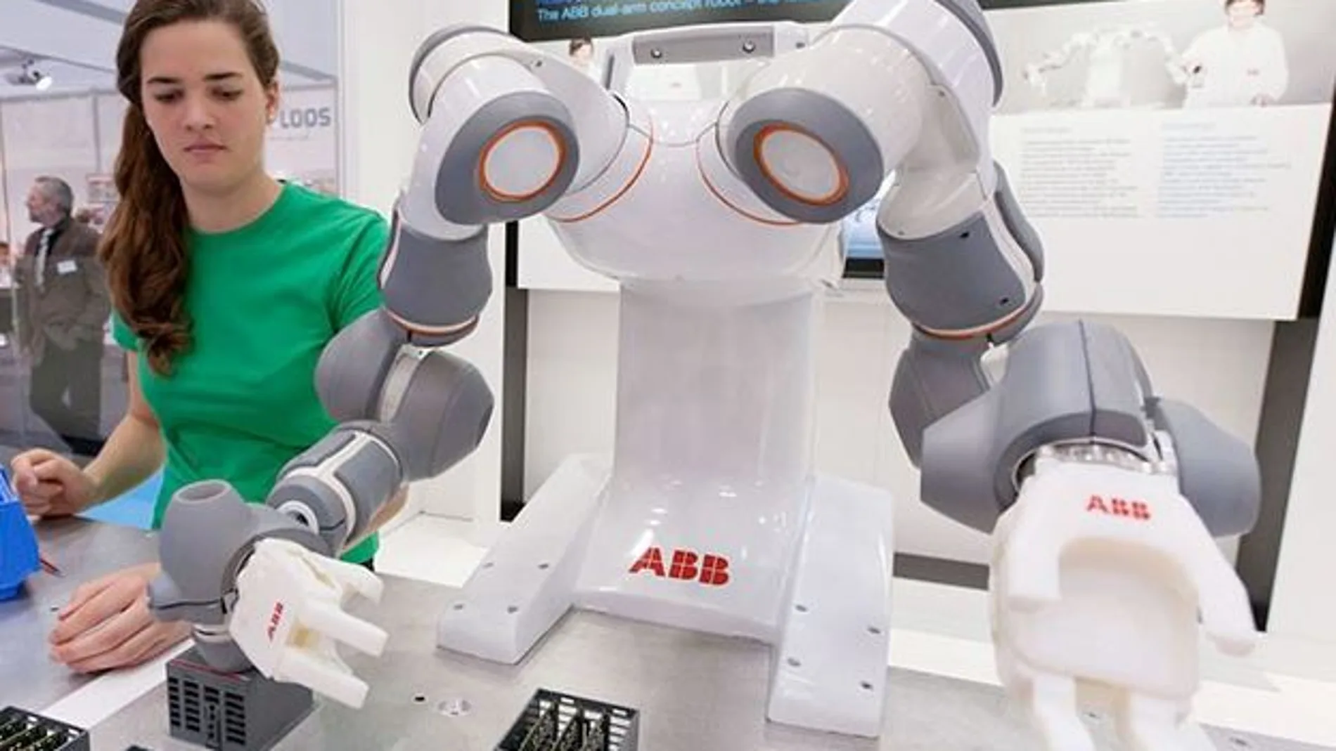 Los «cobots» serán habituales en nuestras empresas