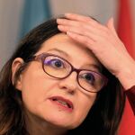 La vicepresidenta y portavoz del Consell, Mónica Oltra, compareció ayer tras la reunión semanal del pleno del Gobierno valenciano que aprobó, entre otras cuestiones, una propuesta política sobre la reforma de la Constitución Española
