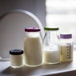Almacenar leche correctamente ayuda a prolongar la lactancia