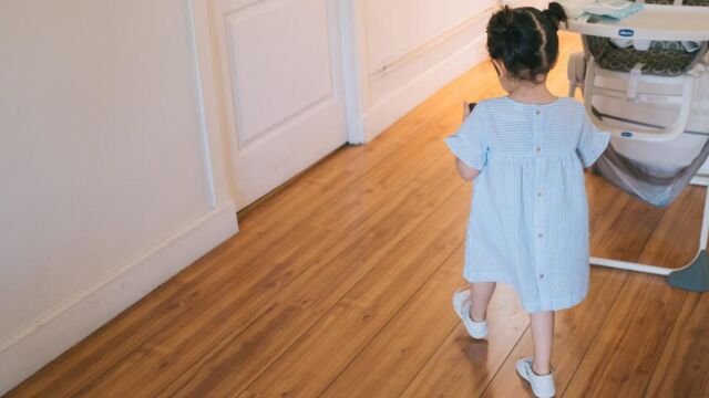 Kike Taberner. Casi 5.000 personas han firmado el manifiesto en Change.org «Mi hija de 3 años autista se queda sin escolarizar por negligencia»