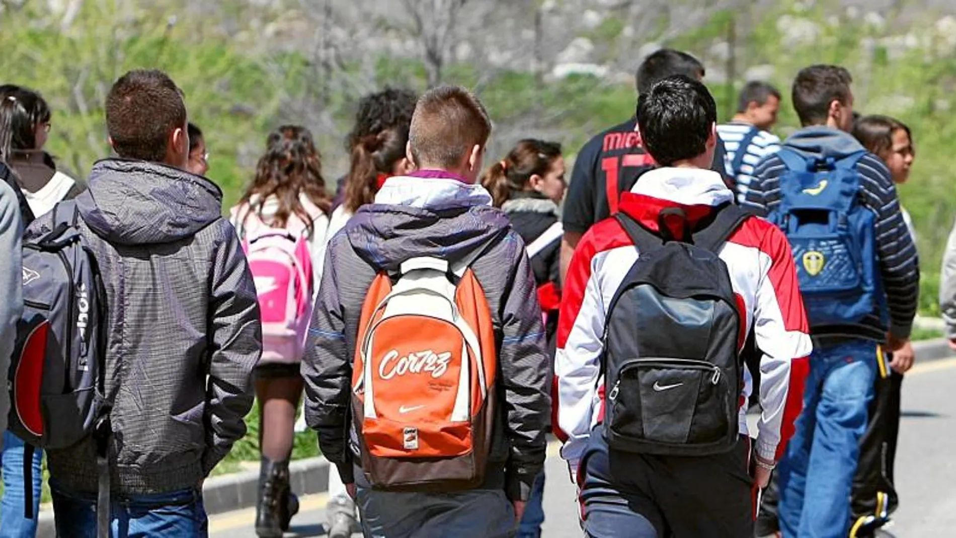 Los adolescentes de origen latinoamericano son los «creadores» de esta variedad lingüística