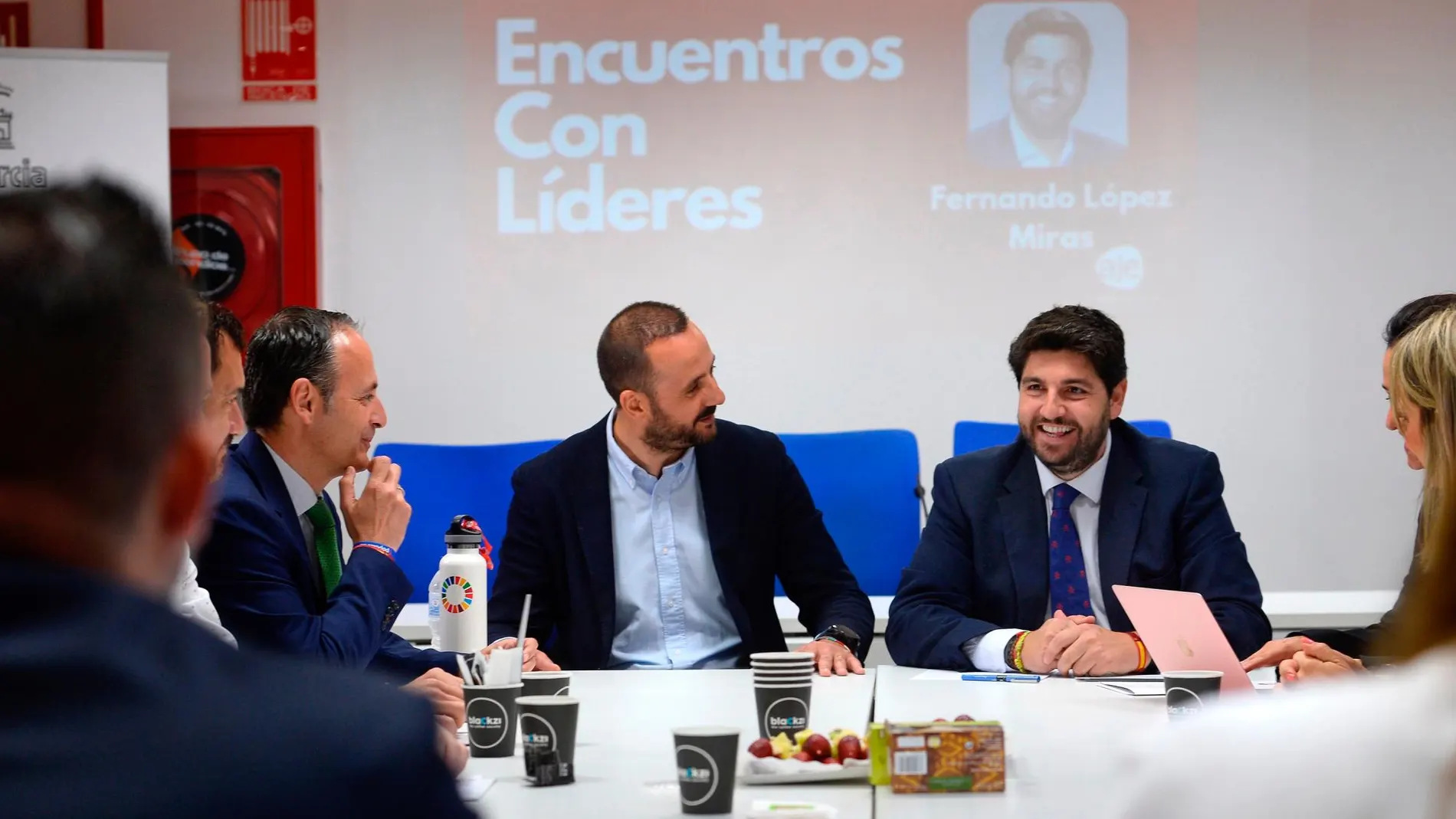 El presidente, Fernando López Miras, en su encuentro con los jóvenes empresarios de la Región