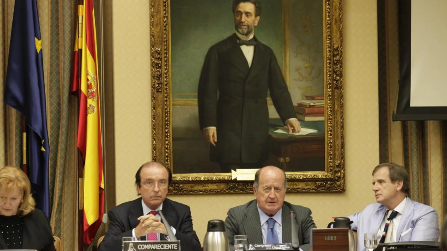 Lluis María Gibert y Juan Manuel Albendea, en la sala Sagasta del Congreso