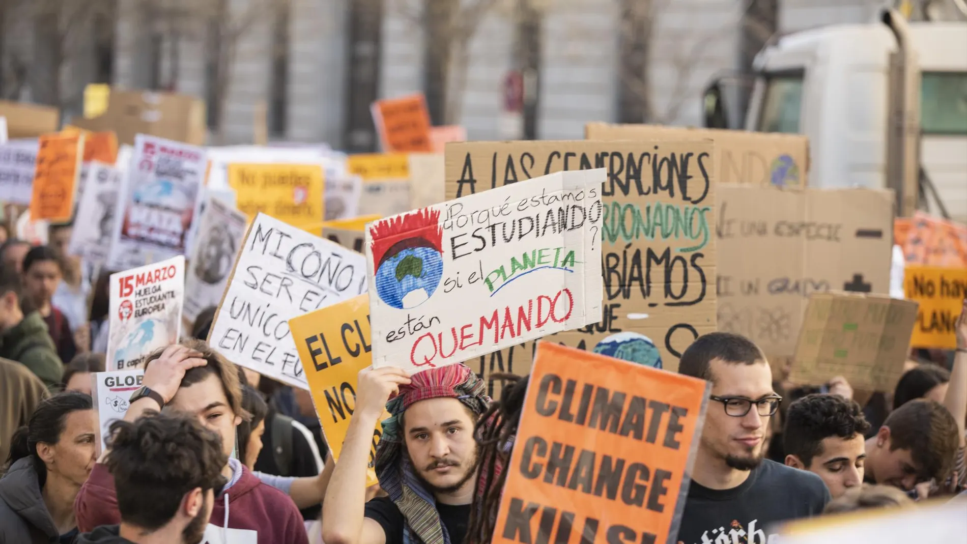 Los jóvenes luchan por el cambio climático