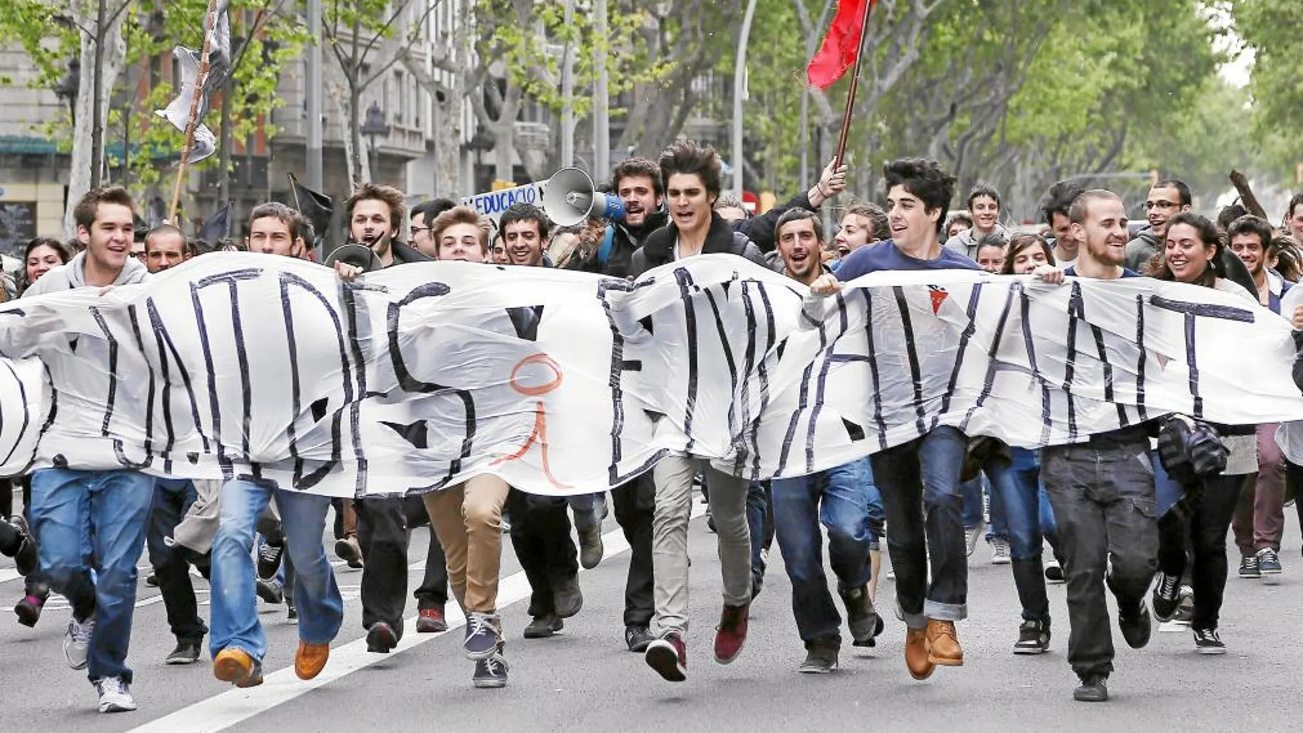 Imagen de una protesta de estudiantes de la UPC contra los recortes en la universidad