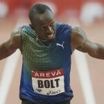 Bolt entrá en la meta en los 200 lisos de París