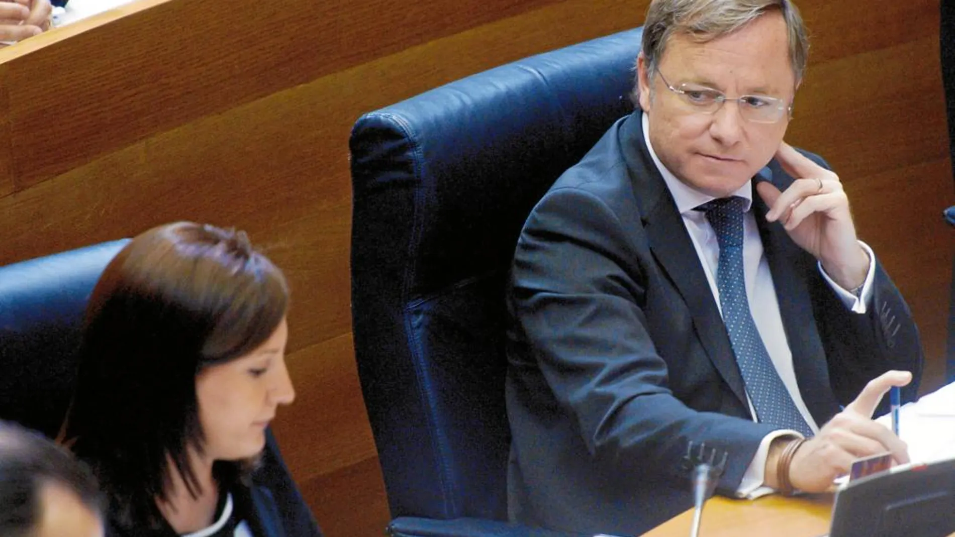 El conseller de Hacienda y Administración Pública, Juan Carlos Moragues, ayer en Les Corts