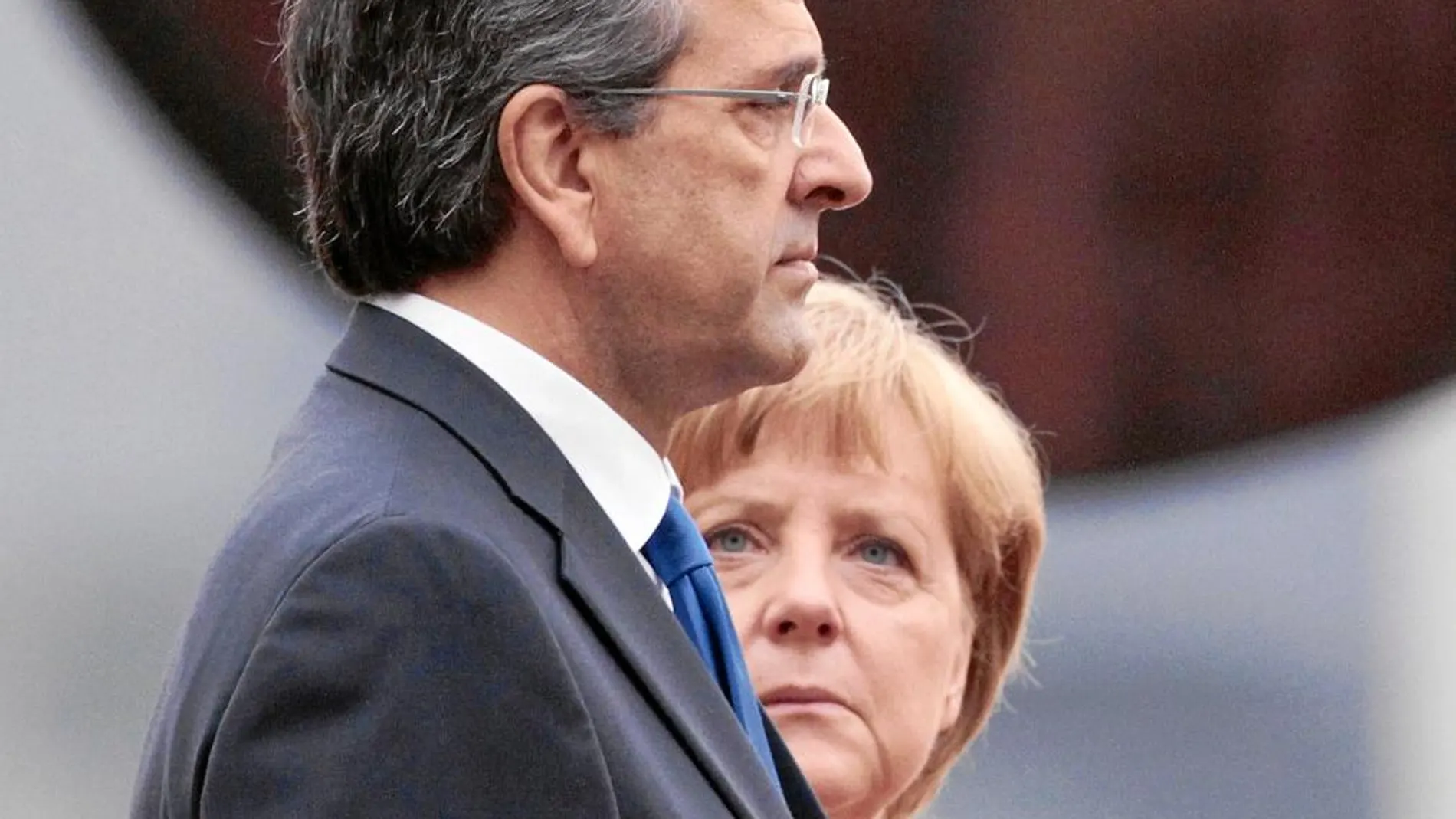 La canciller alemana Ángela Merkel en compañía de su homólogo griego, Antonis Samaras