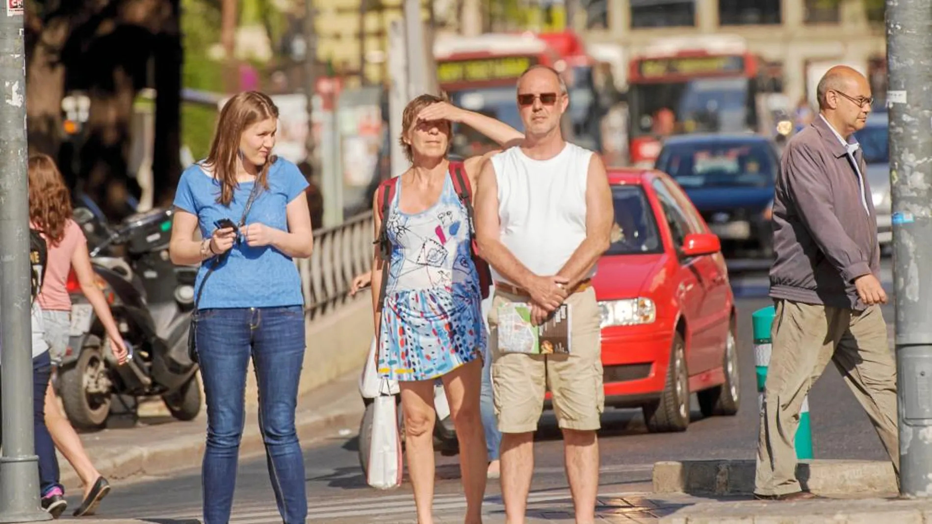 Los termómetros alcanzaron e incluso superaron los 30 grados en Valencia
