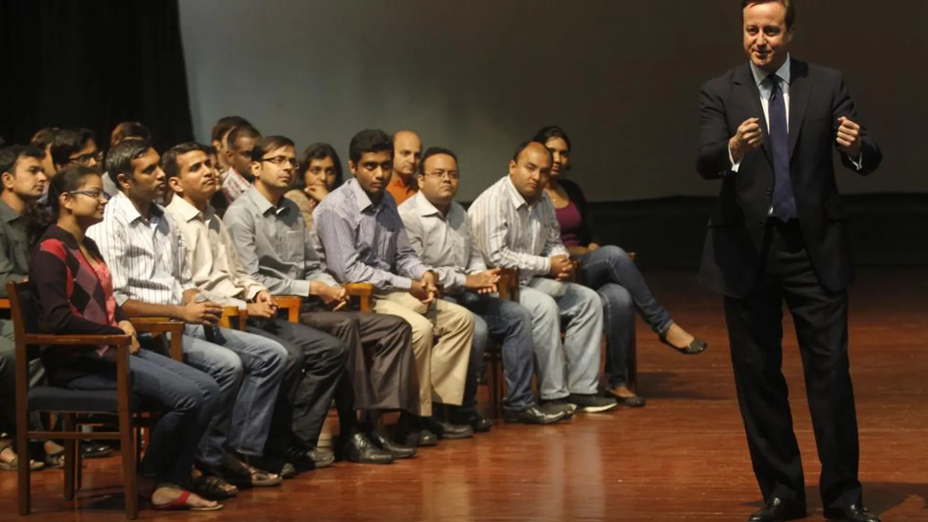 El primer ministro David Cameron, durante un acto con estudiantes indios en Calcuta